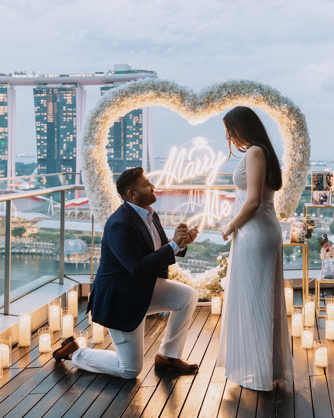 Man proposing to a woman