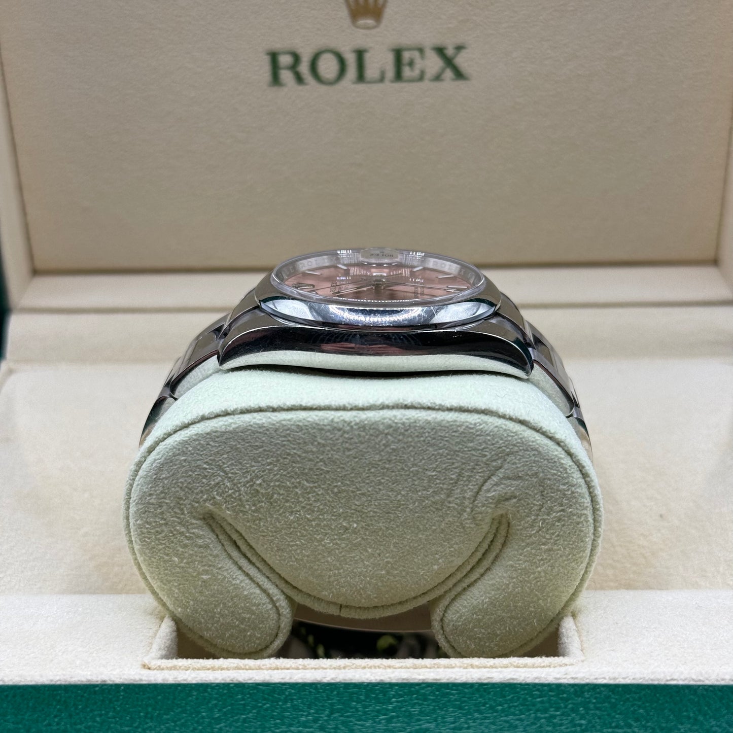 Load image into Gallery viewer, Copy of Rolex Datejust 41 &amp;quot;Wimbledon&amp;quot; Regal - Hatton Garden Jewellers
