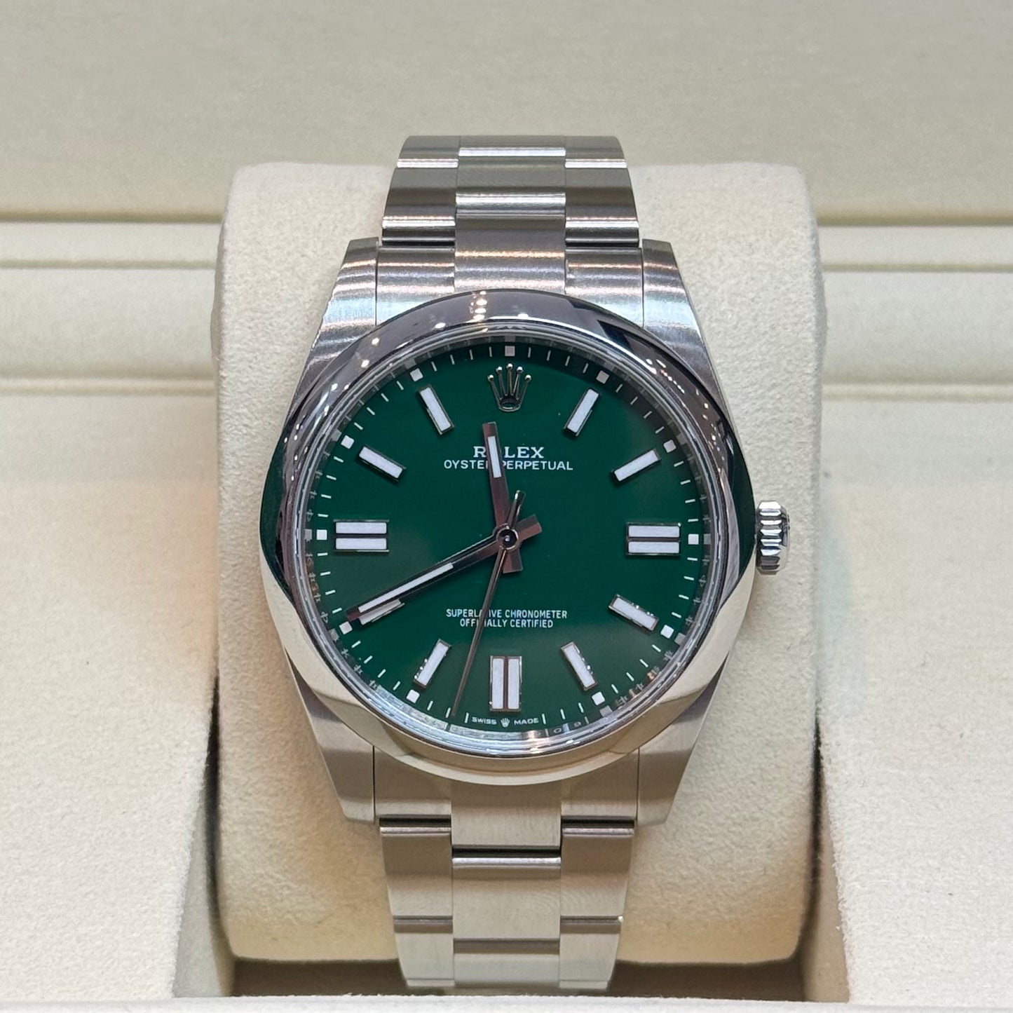 Rolex Oyster Perpetual 41 Green 2025 Ref. 124300 Regal - Hatton Garden Jewellers