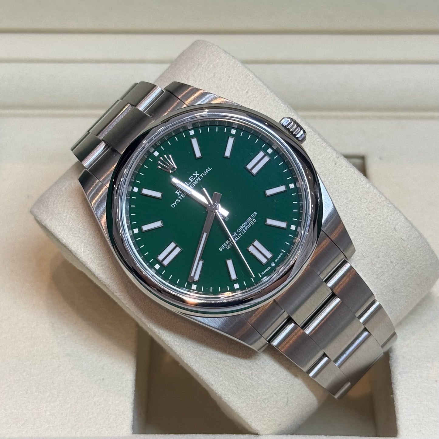 Rolex Oyster Perpetual 41 Green 2025 Ref. 124300 Regal - Hatton Garden Jewellers