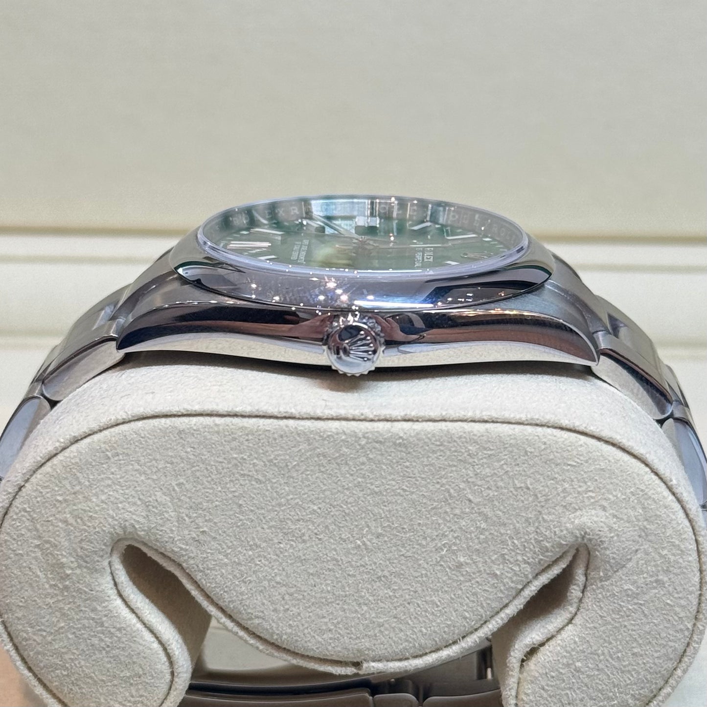 Rolex Oyster Perpetual 41 Green 2025 Ref. 124300 Regal - Hatton Garden Jewellers