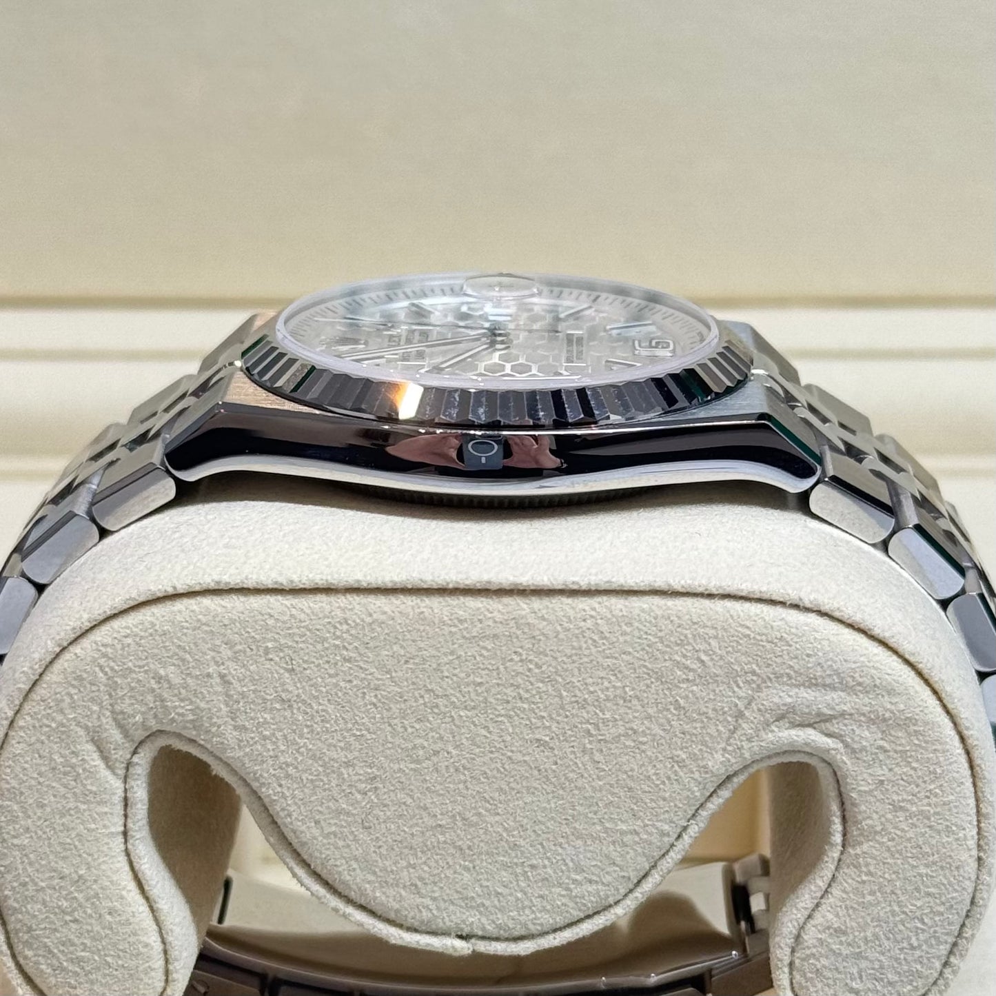 Rolex Land-Dweller 40 Steel 2025 Ref. 127334 Regal - Hatton Garden Jewellers