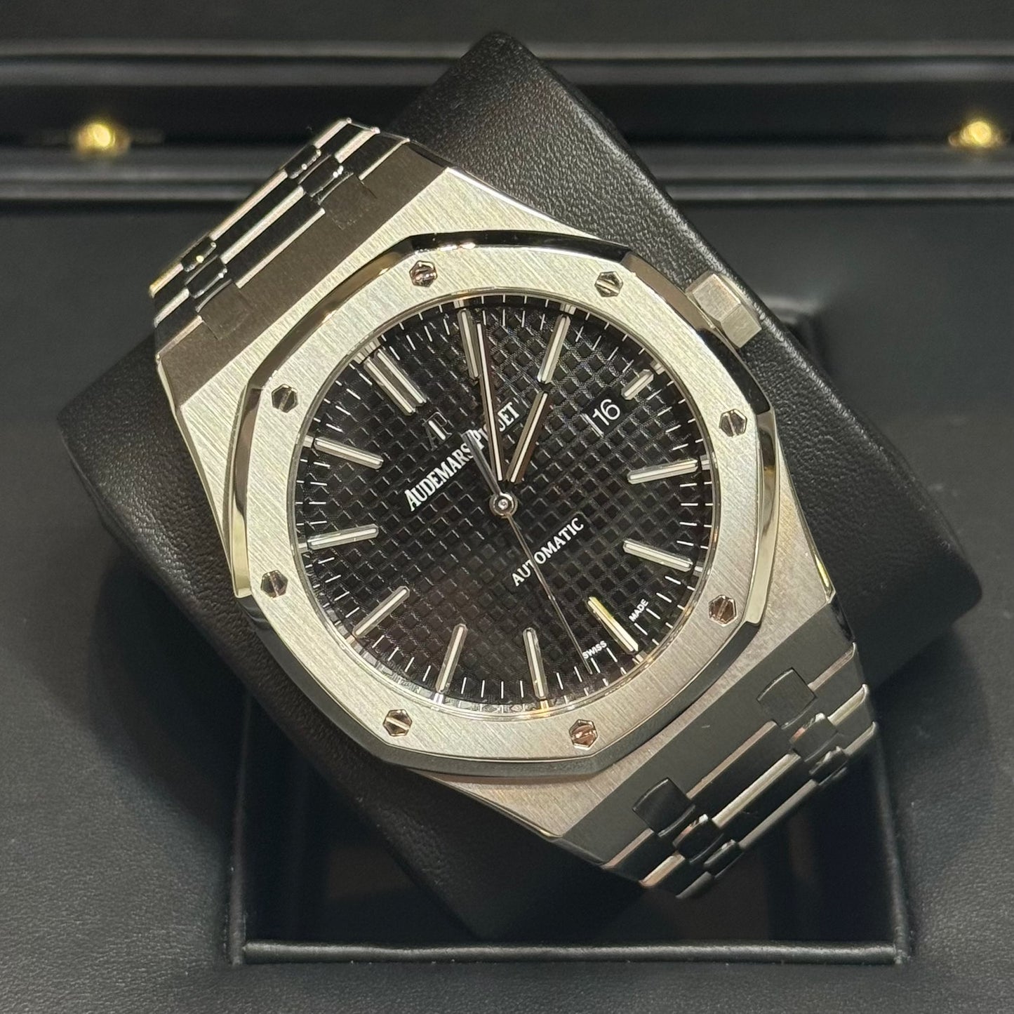 Audemars Piguet Royal Oak Black Dial 2018 Ref. 15400ST Regal - Hatton Garden Jewellers