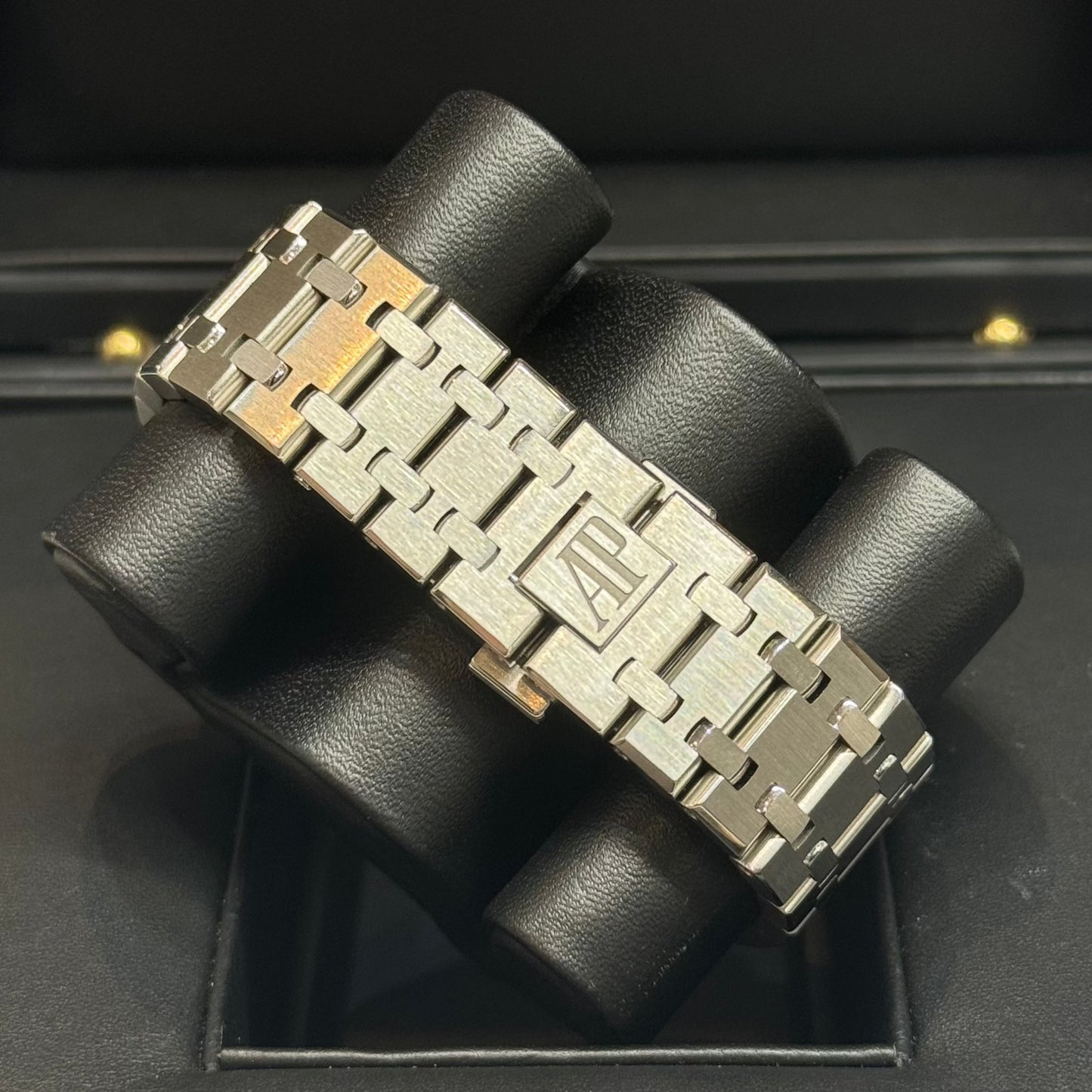 Audemars Piguet Royal Oak Black Dial 2018 Ref. 15400ST Regal - Hatton Garden Jewellers