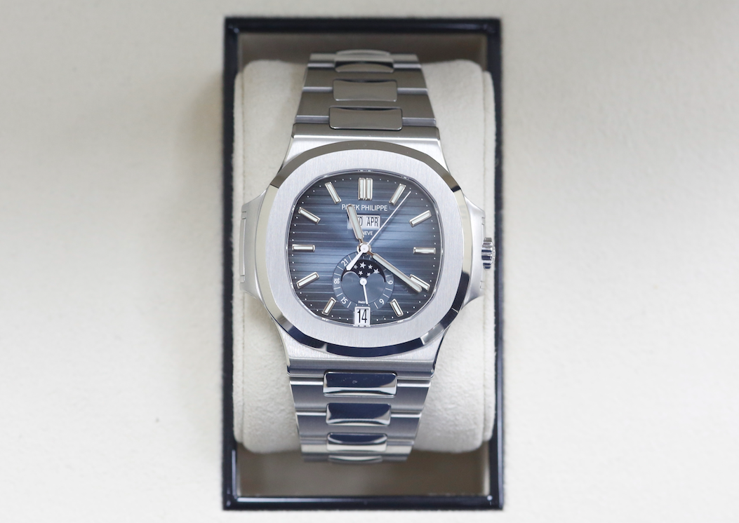 Load image into Gallery viewer, Patek Philippe Nautilus 5726/1A-014 Regal - Hatton Garden Jewellers

